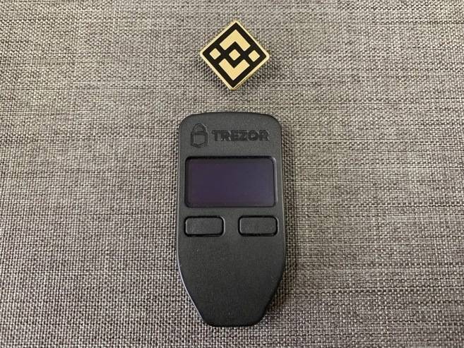 Trezor On – 2023年硬钱包测评-我爱收益
